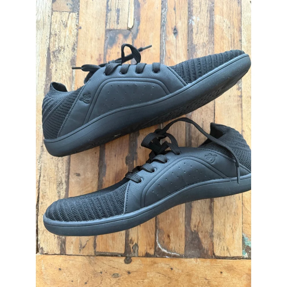 Women's Black barefoot Knit Lace-Up Sneakers